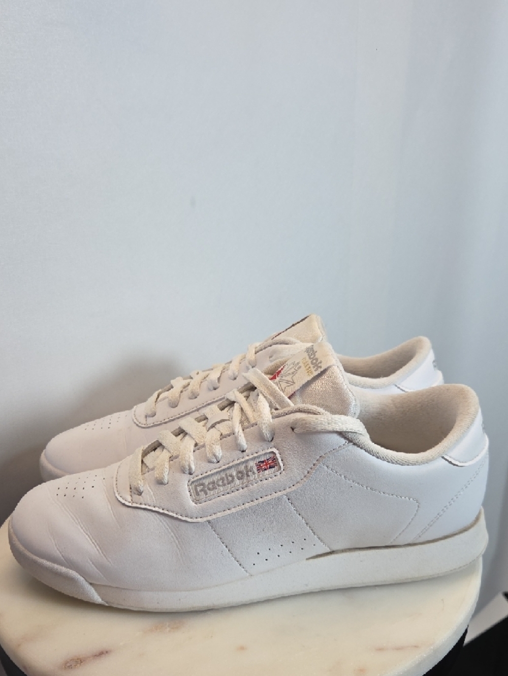 Reebok White Women’s Classic Leather Sneakers Size 10 - Picture 2 of 7